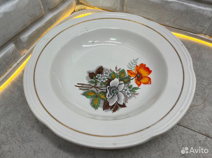 И. 16116 Тарелка Цветы