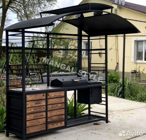 Мангал с крышей