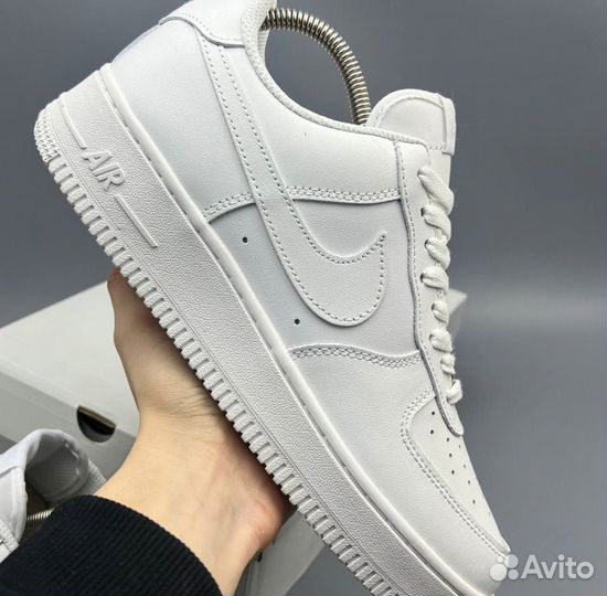 Белые Nike Air Force 1