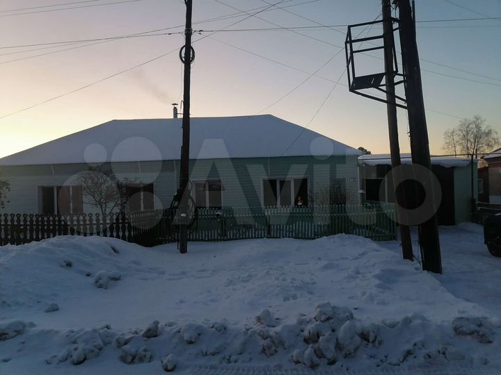 Дом 61 м² на участке 5 сот.