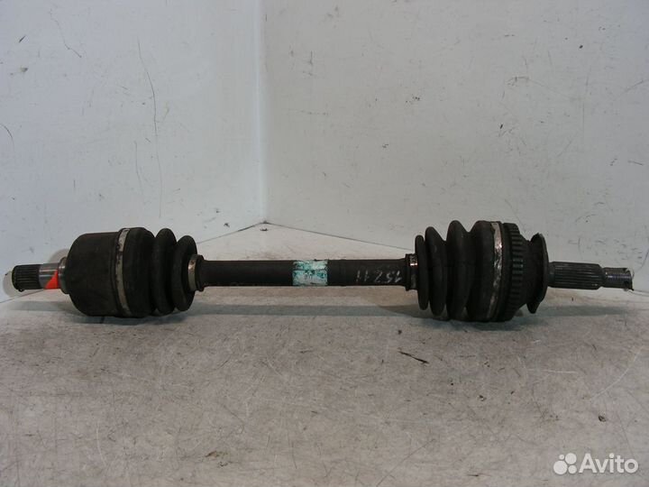 Hyundai Santa Fe 2003 2.0D полуось передняя левая