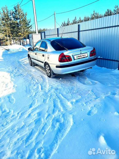 Mitsubishi Carisma 1.6 МТ, 2003, 290 000 км