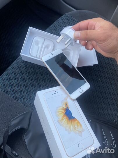 Телефон iPhone 6s 64гига
