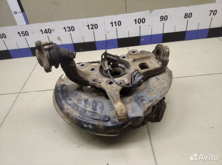 Кулак поворотный передний правый L200 (KB) 2006-20