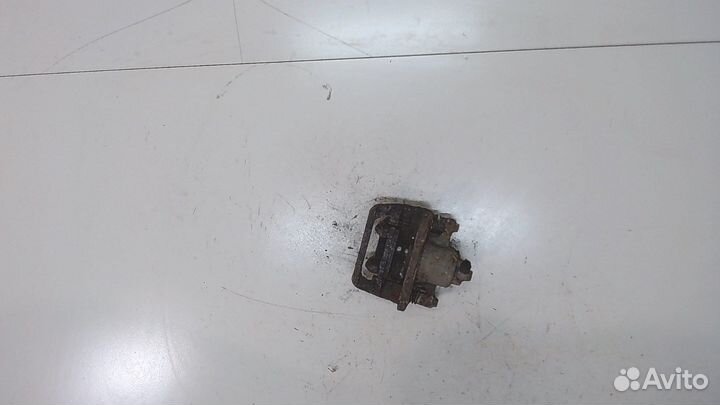 Суппорт Honda CR-V, 2004