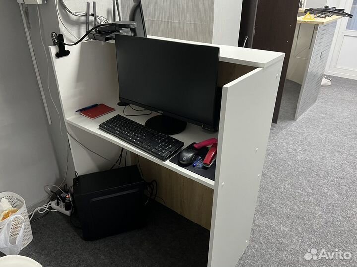 Стойка ресепшн