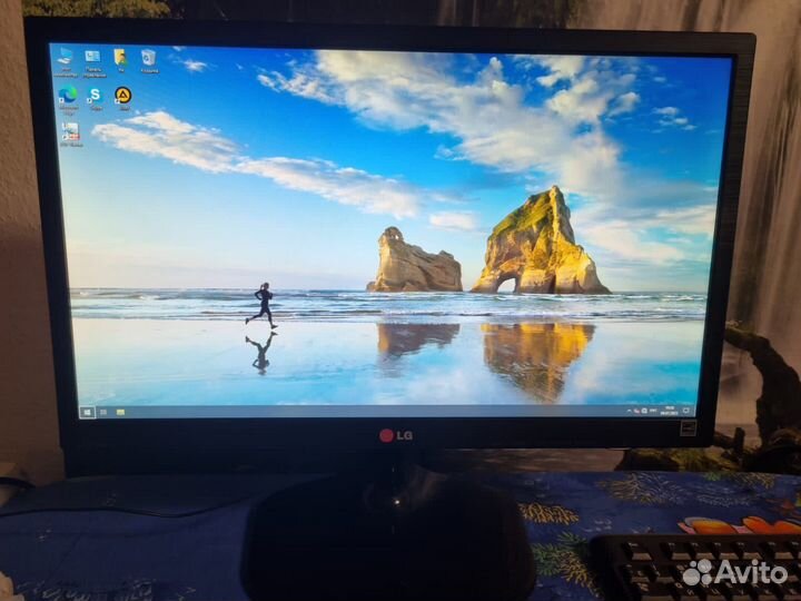 Монитор LG 22