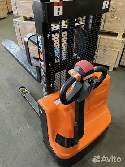 Штабелер электрический с высотой подъема 300 см