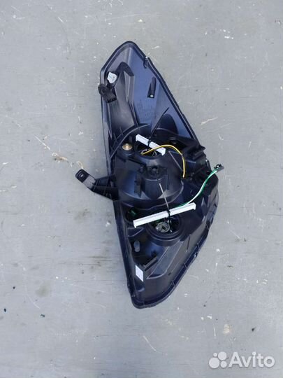 Фара правая Hyundai H1 2007-2017 г