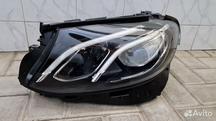Фара левая Mercedes w213