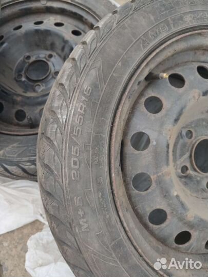 R16 Goodyear UltraGrip Extreme 205/55, PCD 5x114.3 DIA 38