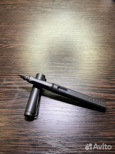 Перьевая ручка lamy