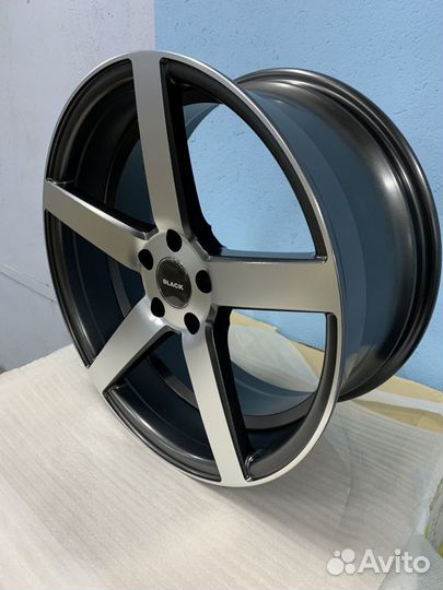 Диск Sakura Wheels R19 5x114,3 Vossen CV3