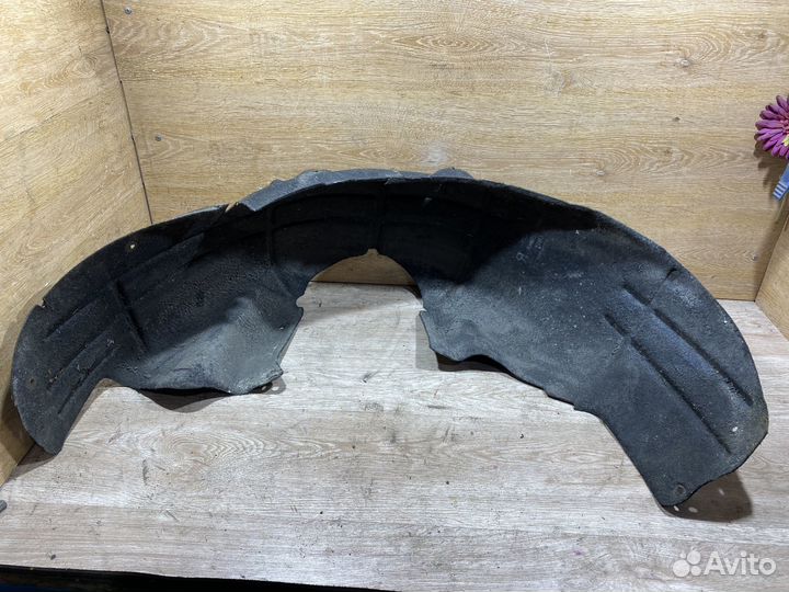 Подкрылок задний правый Ford Focus 2 1704442