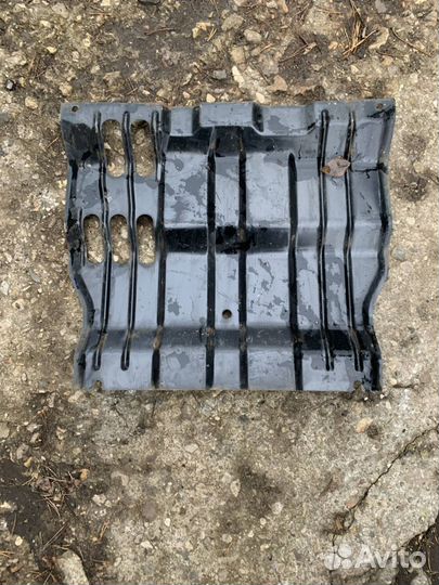 Защита двигателя 5370B775