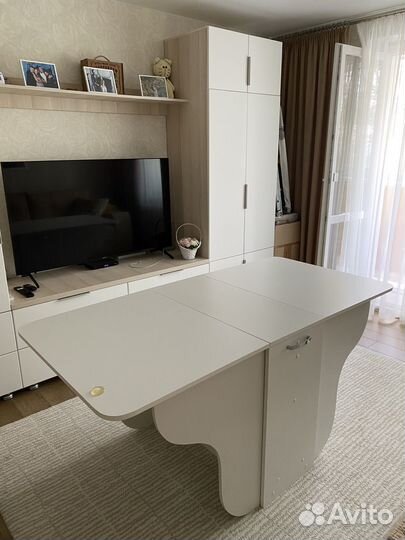 Стол книжка