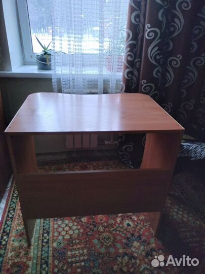 Стол маленький для рисования бу