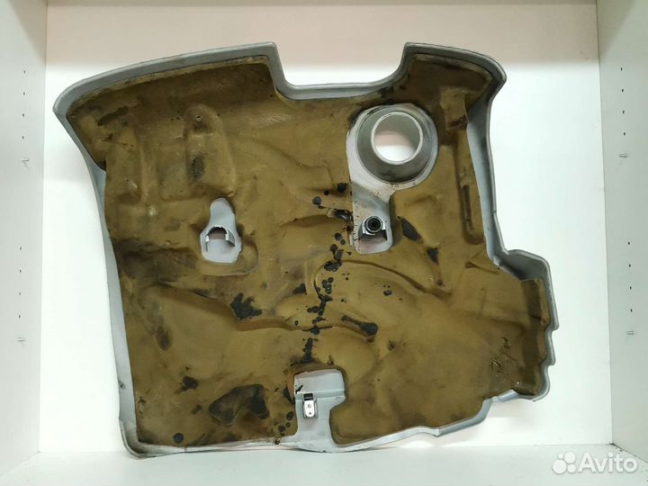 Декоративная крышка двигателя Toyota Camry 8