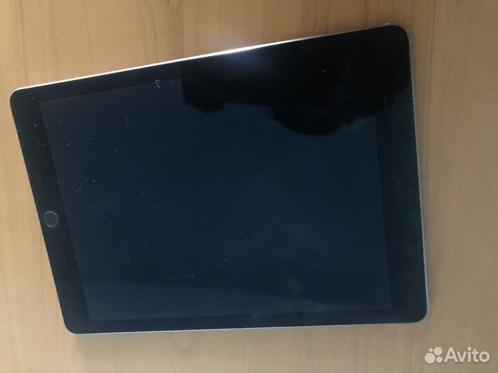 iPad Pro (9,7-дюймовый) модель: MLQ62RU/A