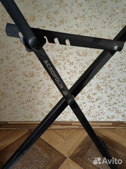 Стойка под синтезатор