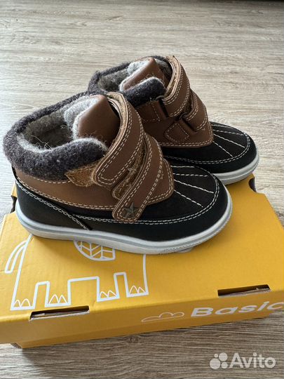 Ботинки новые демисезонные детские 23