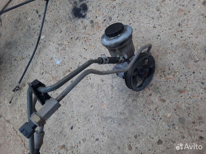 Насос гур 1sz-fe Toyota vitz, platz