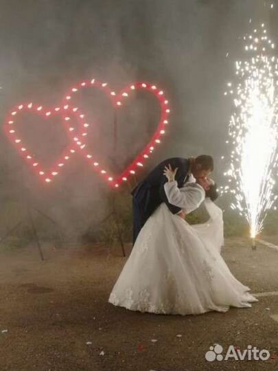 Диджей, Звукооператор, Вокал, холодный фонтан, дым