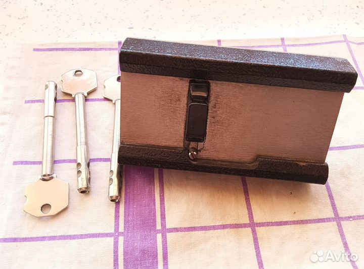 Замок дверной в описании