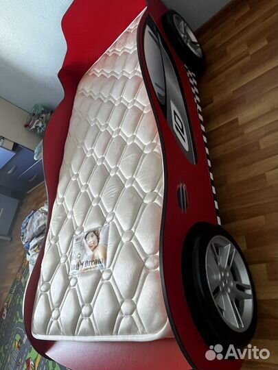 Детская кровать машинка с матрасом