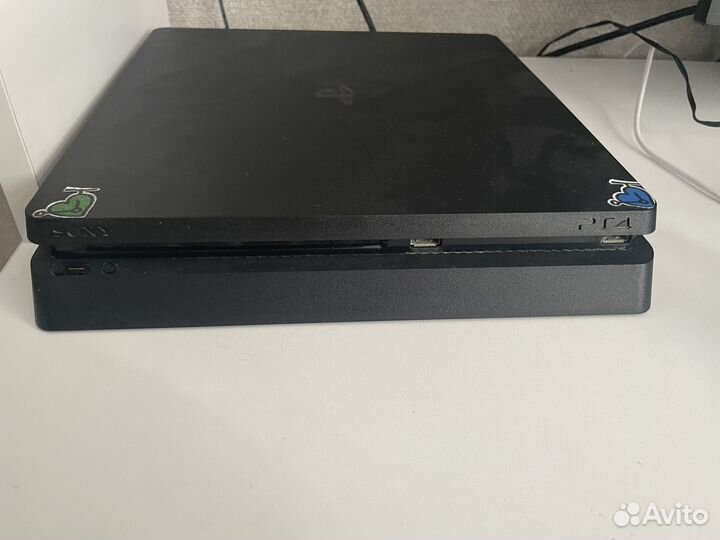 Игровая приставка ps4 slim с играми и 2 джостика