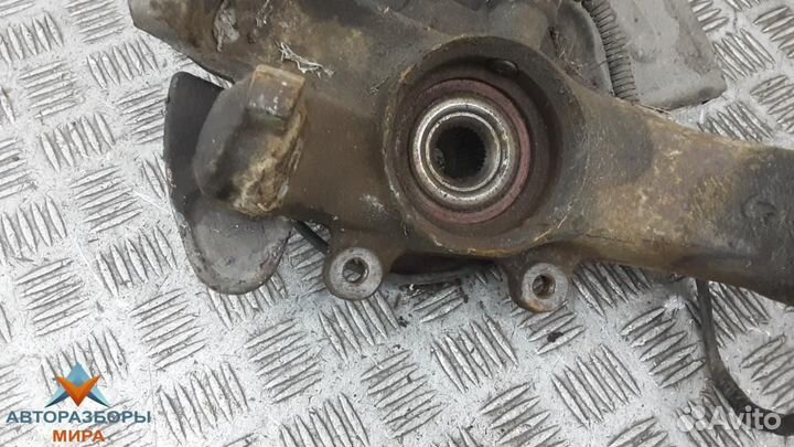 Ступица передняя правая Audi A4 B5 1997 8D0407615B