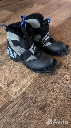 Лыжные ботинки