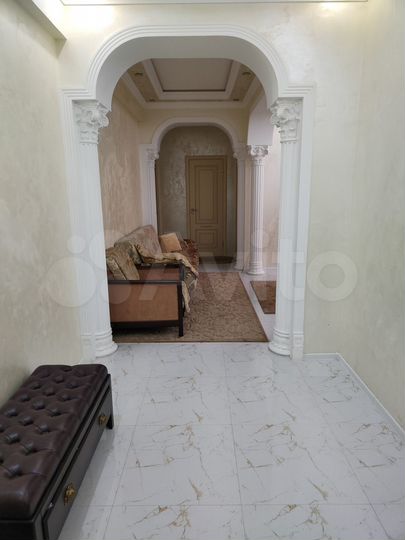 3-к. квартира, 78 м², 1/10 эт.