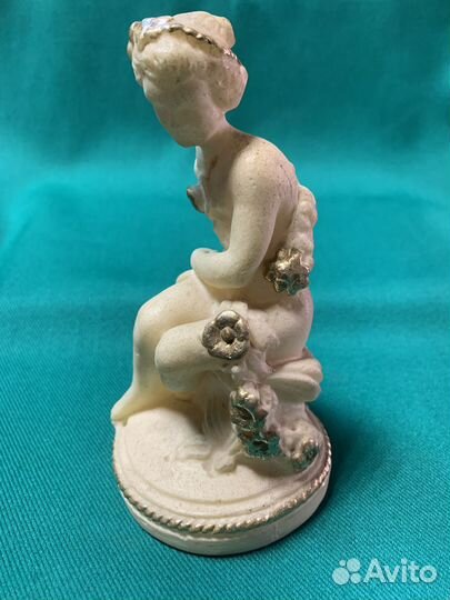 Статуэтка «Девушка с розами» 1930-х