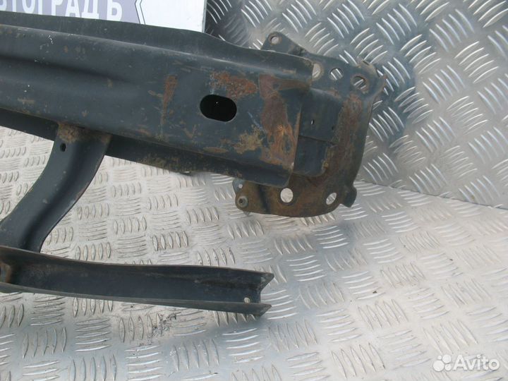 Усилитель переднего бампера Volkswagen Passat B6