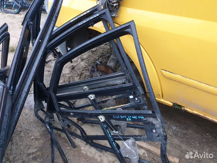 Рамка стекла двери Audi A6 C5 ауди а6 с5 рама