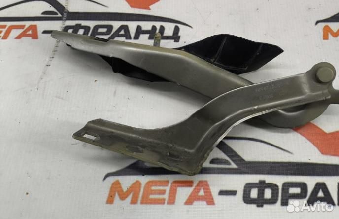 Петля капота левая Peugeot 308 легковой универсал