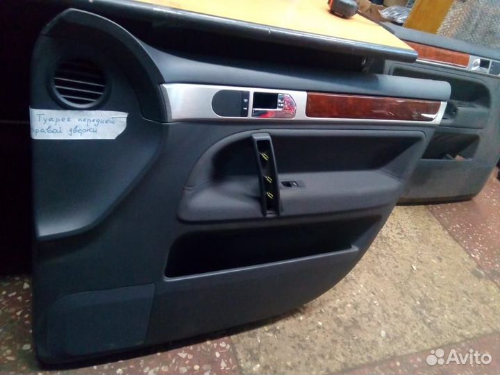 Обшивка двери touareg