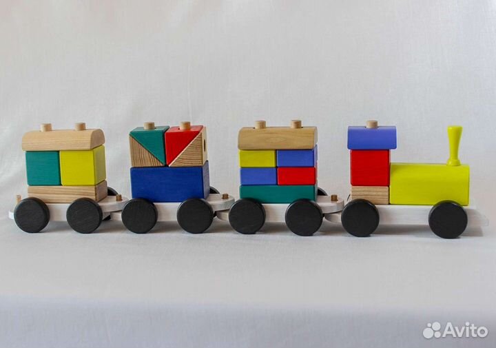 Паровозик деревянный