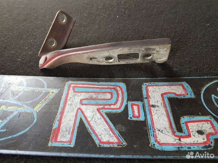 Петля капота левая Ford Fusion UAV 1.6 fyja 2006