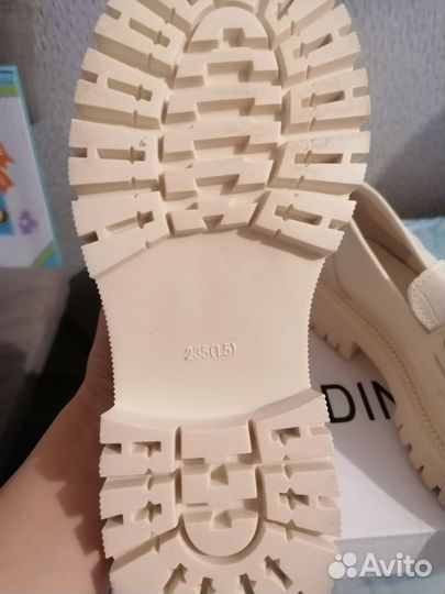 Лоферы женские