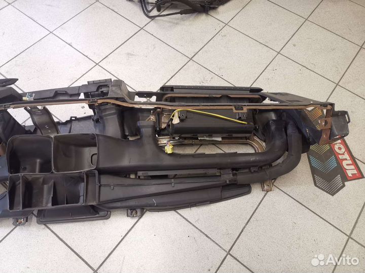 Торпедо с воздуховодом chevrolet tahoe GMT 840