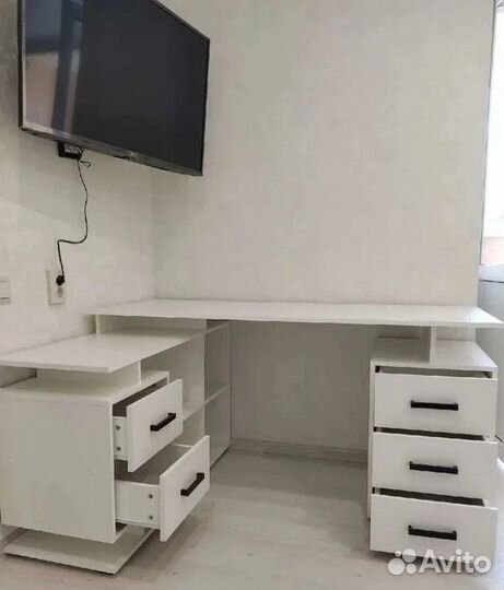 Компьютерный стол угловой