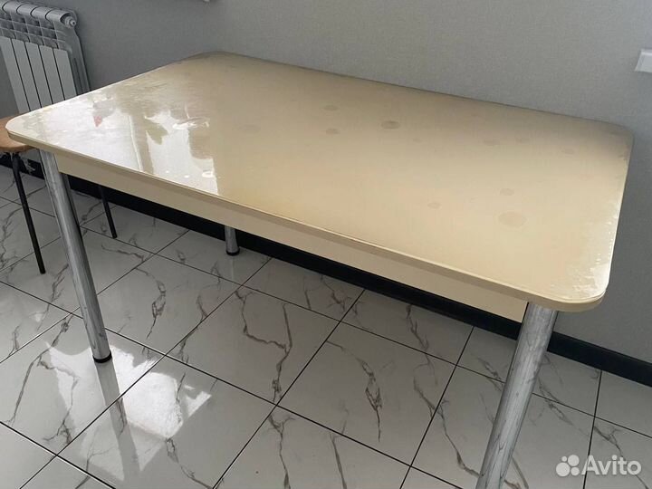 Кухонный стол