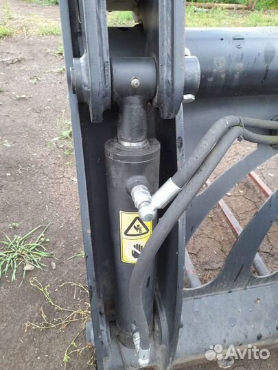 Захват на JCB