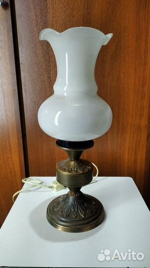 Лампа настольная