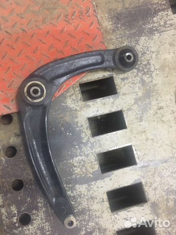 Рычаг пер ниж правый Citroen C4 B7 разбор