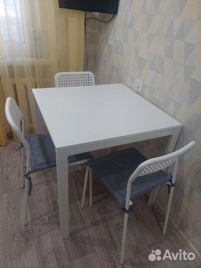 Кухонный стол и стулья бу IKEA