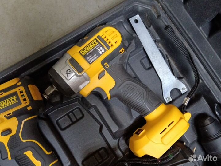 Набор инструментов 4в1 аккумуляторный dewalt