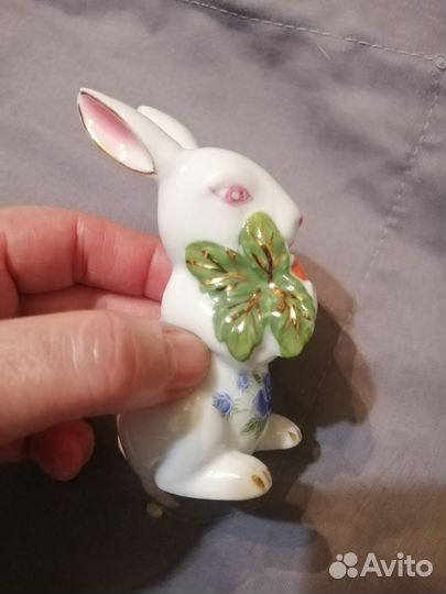 Фарфоровая статуэтка